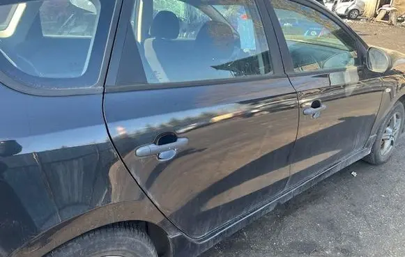 Hyundai i30 Rear door 