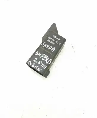 Skoda Superb B6 (3T) Glow plug pre-heat relay 038907281D