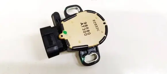 Renault Koleos I Accelerator throttle pedal 98880AT300