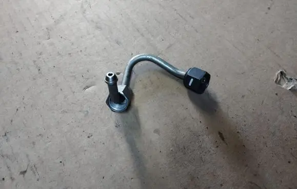 Peugeot 4007 Fuel line pipe