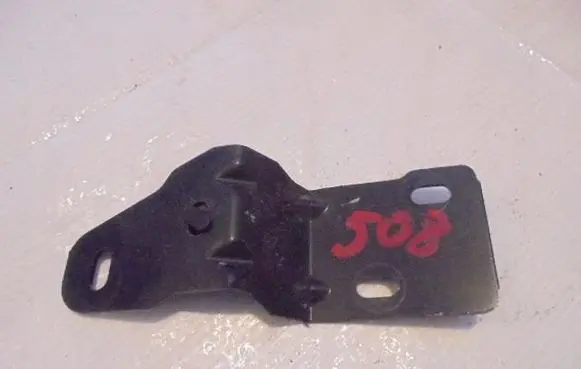 Radiator mount bracket