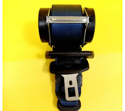 Rear seatbelt