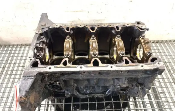 Chevrolet Cruze II Engine block 688270904