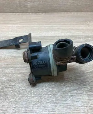 Volkswagen Touran II Electric auxiliary coolant/water pump 5N0965561A