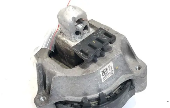 BMW 5 G30 G31 G38 Engine mount vacuum valve 6860492