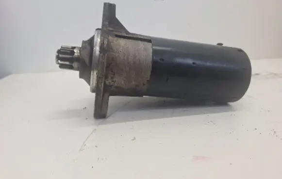Volkswagen Caddy Starter motor 02E911023