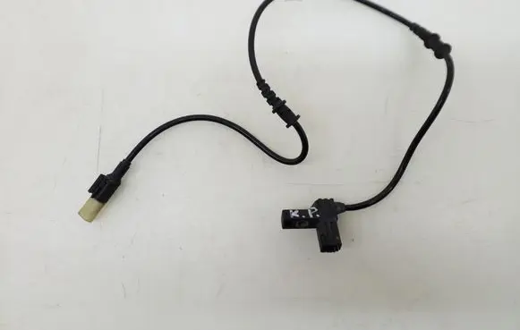 Mercedes-Benz CLS C219 Front ABS sensor wiring A2115409508