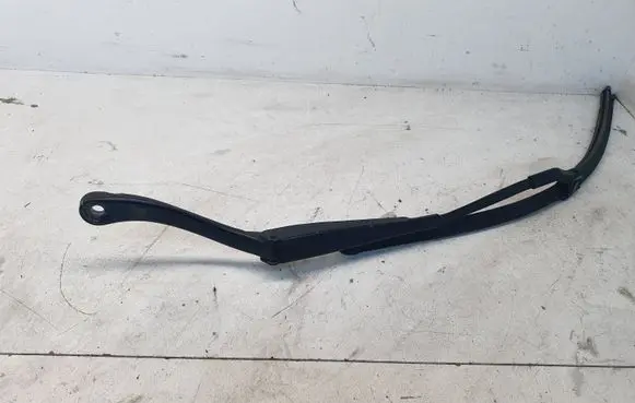 Mercedes-Benz C W204 Front wiper blade arm A2048200044