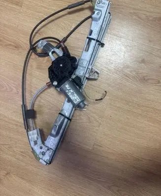 Peugeot 206+ Front door window regulator with motor