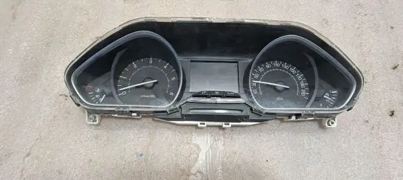 Peugeot 208 I Speedometer (instrument cluster) 9675182780