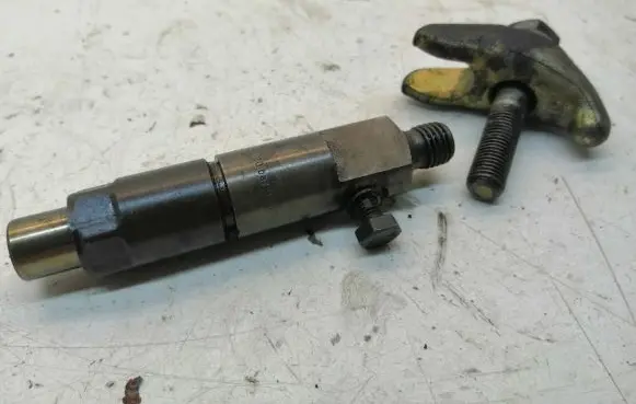 Renault Master II Fuel injector KBE58S8