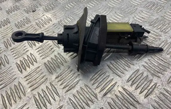 Clutch slave cylinder