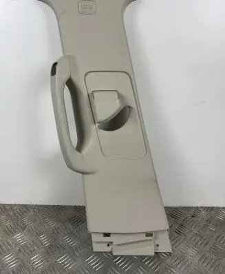SsangYong Rexton (B) pillar trim (top)