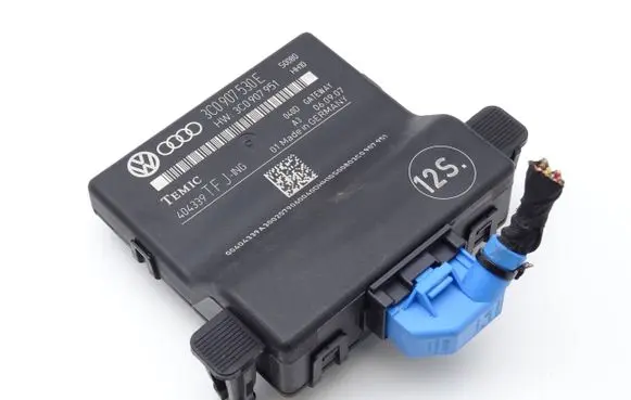 Volkswagen PASSAT B6 Gateway control module 3C0907530E