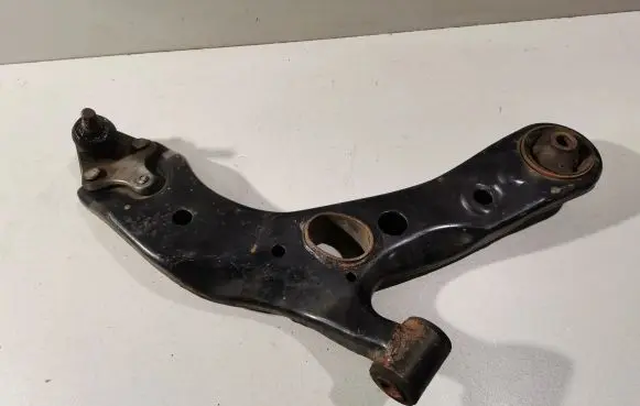 Lexus NX Front lower control arm/wishbone 4806842070