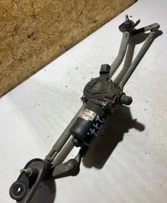 Toyota Corolla E120 E130 Front wiper linkage and motor 404749