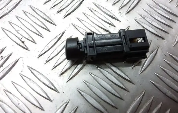 Mitsubishi Outlander Handbrake/parking brake auto hold switch 
