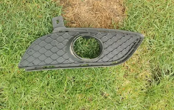 Mercedes-Benz B W246 W242 Front fog light trim/grill A2468851322