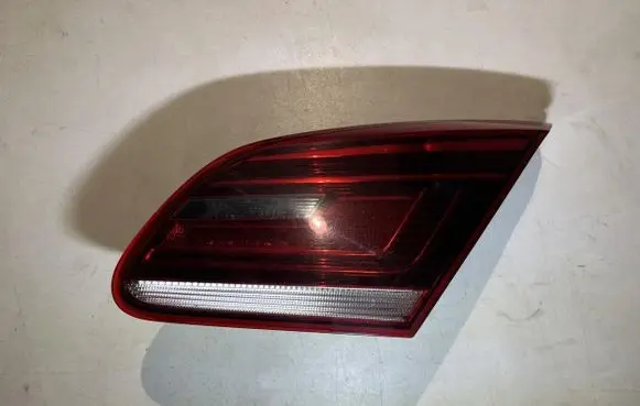 Volkswagen PASSAT CC Tailgate rear/tail lights 3C8945308R