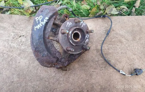 Mazda 3 II Front wheel hub 