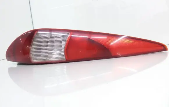 Ford Mondeo Mk III Rear/tail lights 0374D