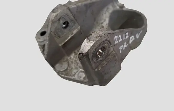 Peugeot 508 Engine mounting bracket 9647646380