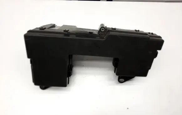 Jaguar XF X250 Fuse module 8X2T14A003AA