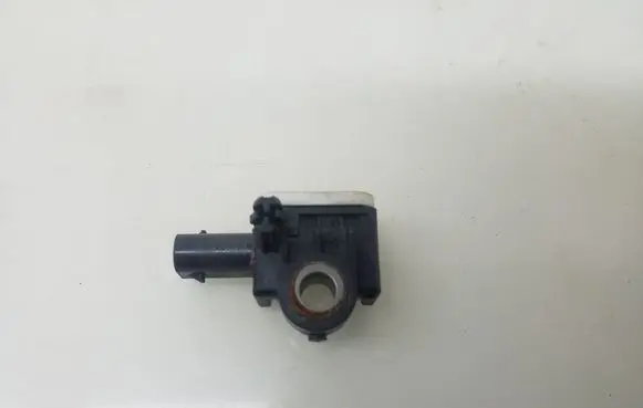 Mercedes-Benz A W176 Airbag deployment crash/impact sensor A1668210151
