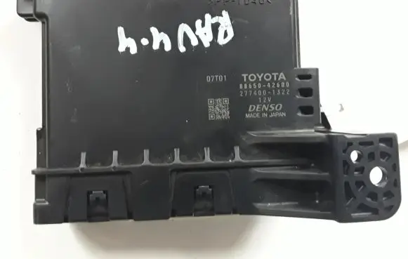 Toyota RAV 4 (XA40) Other control units/modules 8865042600