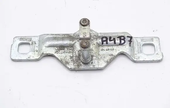 Audi A4 S4 B7 8E 8H Tailgate lock loop/hook striker 8P4827507