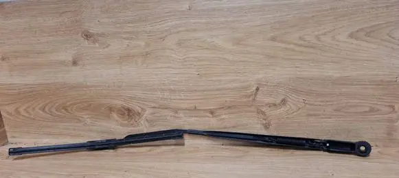 Nissan Primera Front wiper blade arm 80008637