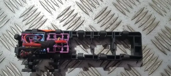 Volkswagen PASSAT B6 Fuse box set 1k2937503a