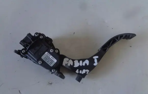 Skoda Fabia Mk1 (6Y) Accelerator throttle pedal 6Q1721503B