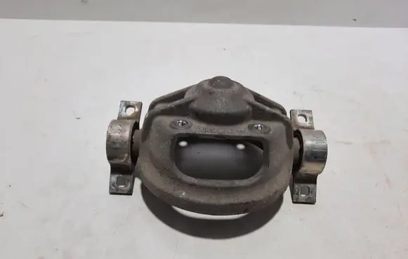 Volkswagen Touareg I Front shock absorber mounting bracket 7L0512345B