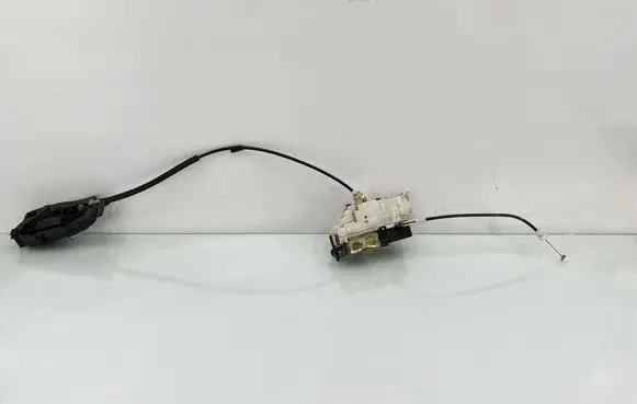 Peugeot 407 Front door lock 9660698180