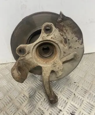 Volkswagen Multivan T4 Front wheel hub