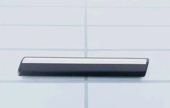 Rear fender molding trim