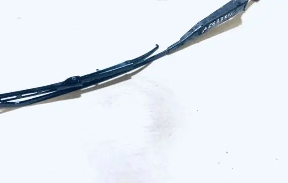 Front wiper blade arm
