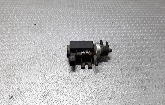 Volkswagen PASSAT B5 Turbo solenoid valve 1H0906627