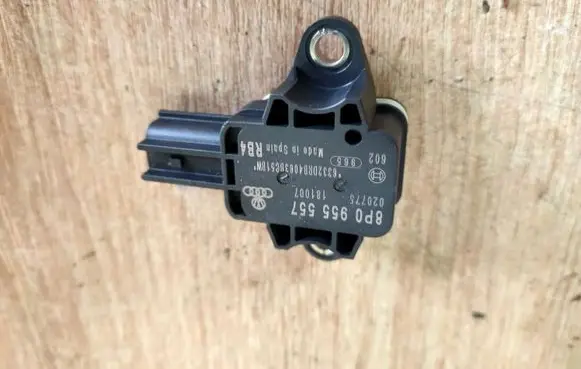 Audi A4 S4 B7 8E 8H Airbag deployment crash/impact sensor 8P0955557