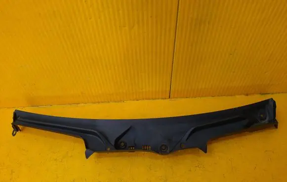 Mercedes-Benz E W238 Wiper trim A2138313400 A2138318703