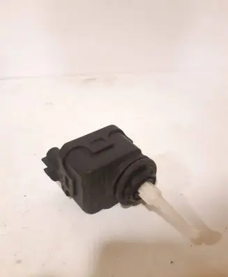 Headlight level adjustment motor