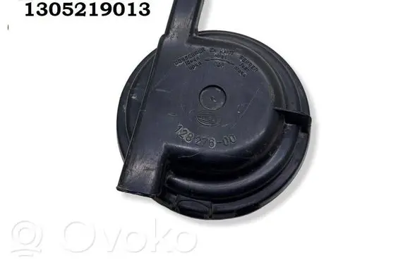 Audi 100 S4 C4 Headlight/headlamp dust cover 12827600 1305219013
