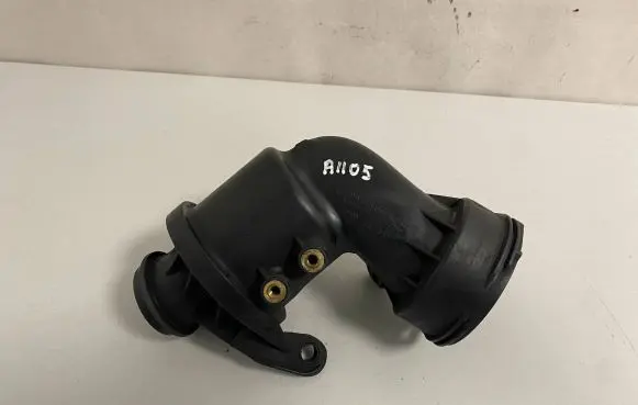 Mercedes-Benz CLS C219 Turbo air intake inlet pipe/hose A6130980207 054550