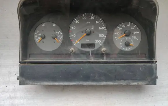 Volkswagen II LT Speedometer (instrument cluster) 2D0919860A VD012784