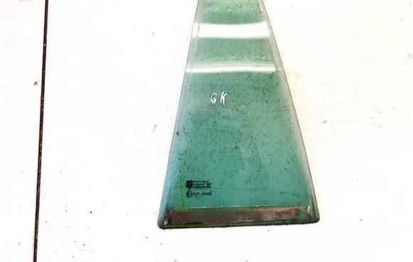 Opel Astra H Rear vent window glass AS3M5236DOT682