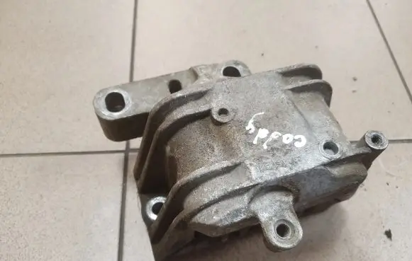 Volkswagen Caddy Engine mount bracket 1K0199262