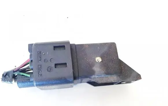 Honda CR-V Glow plug pre-heat relay 0281003030