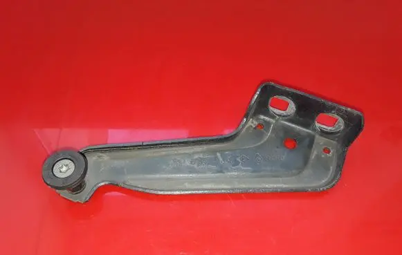 Dacia Dokker Sliding door upper roller guide/hinge 777949343R