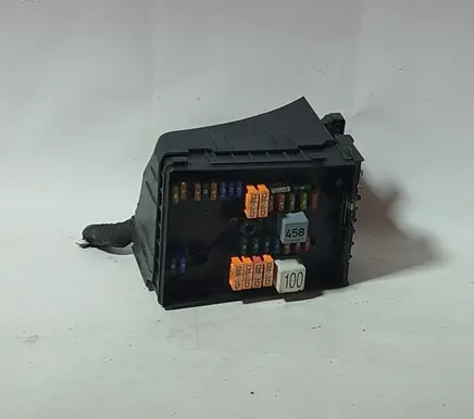 Volkswagen Jetta V Fuse box set 01718130